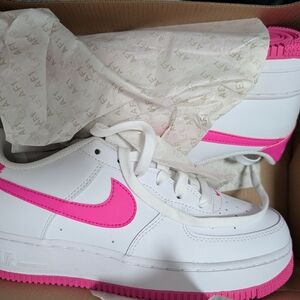 Nike Women's White and Pink Sneakers